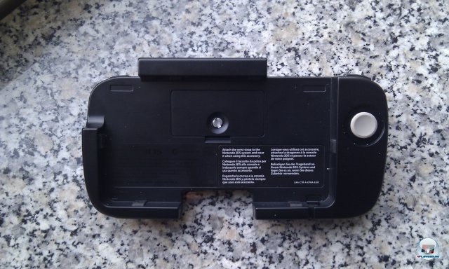 Hätte Nintendo bei der Konzeption nachgedacht, wäre diese Erweiterunge nicht nötig gewesen. Hätte Nintendo bei der Konzeption nachgedacht, wäre diese Erweiterunge nicht nötig gewesen.