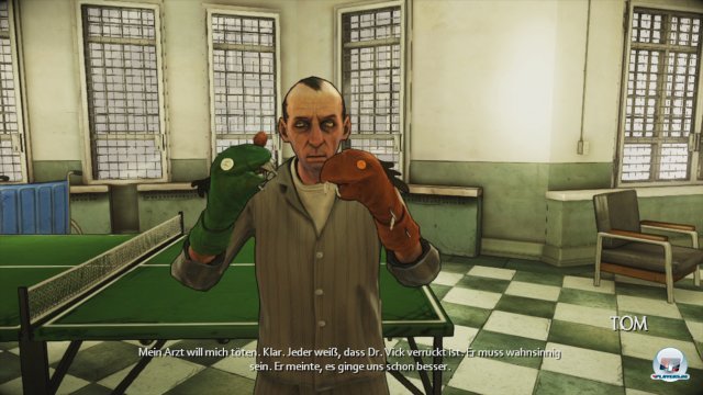 Immer wieder hat Jackie Visionen von einer Klinik - ist er wirklich da, wo er ist, oder hat er nur Wahnvorstellungen? Wie auch immer: Wenn er schon da ist, kann er sich auch die grandiose Puppenshow g�nnen.